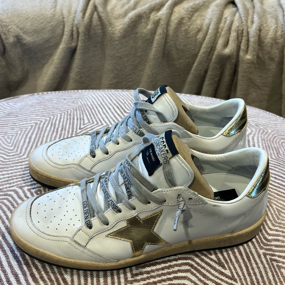 Golden Goose, Size 40,
Ballstar low top matte leather sneaker